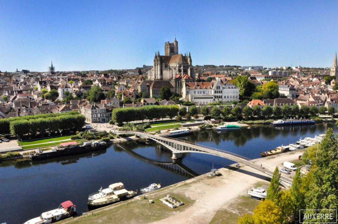 Modernite Coeur Du Centre-Ville Auxerre Luaran gambar